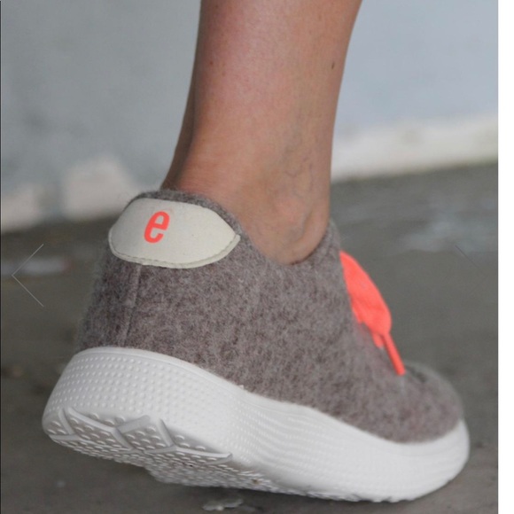 NWT Egos Lightweight Trainers - Picture 3 of 3